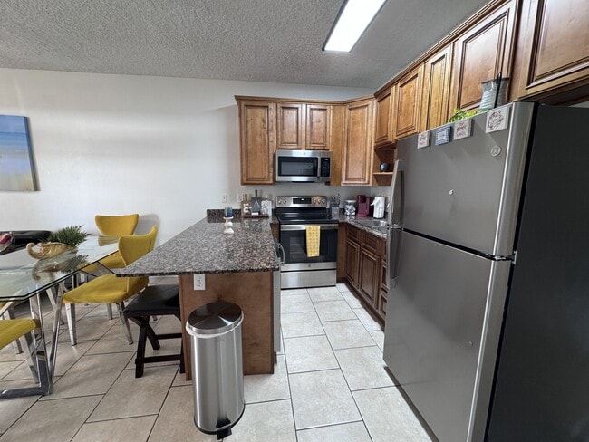 Photo - 1100 Century Oaks Dr