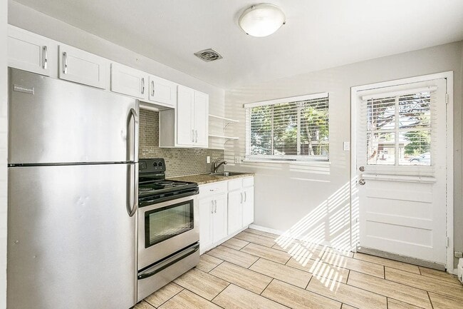 Building Photo - 1053 Ammons St Unit 1053