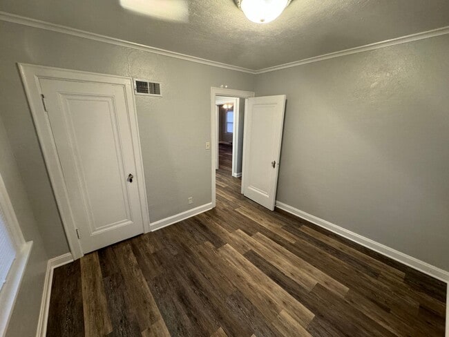 Photo - 3 bedroom, 2 bath House with 2 car detached garage