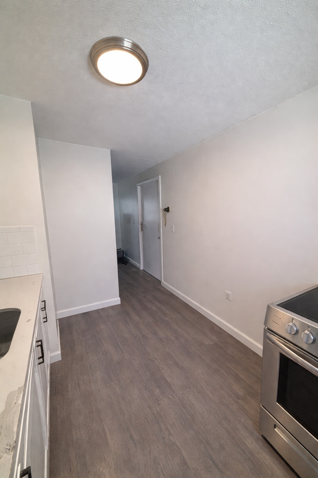 Photo - 156 Main St Unit B1