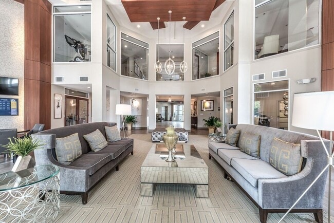 Photo - 5800 Woodway Dr