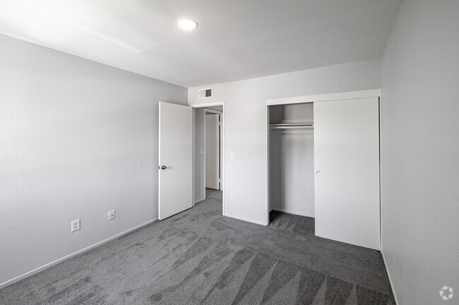 2 habitaciones, 2 baños - 1000 pies cuadrados - Segundo dormitorio - Sand Castle Apartments