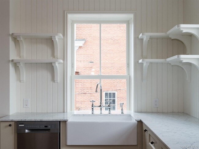 Photo - 702-704-704 Columbia St Apartment Unit 3