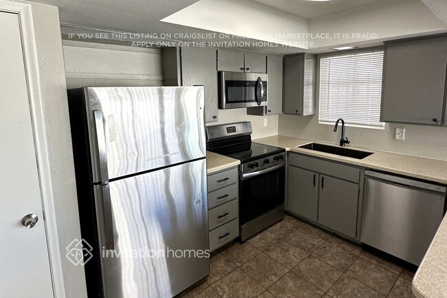 Photo - 3150 W Christy Dr