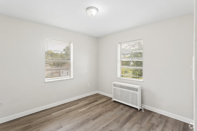 1BR, 1BA - 400SF - Bedroom