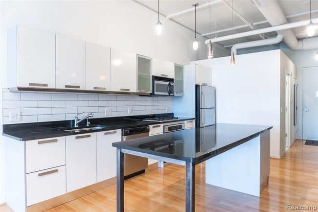 Photo - 100 N Center St Unidad 206