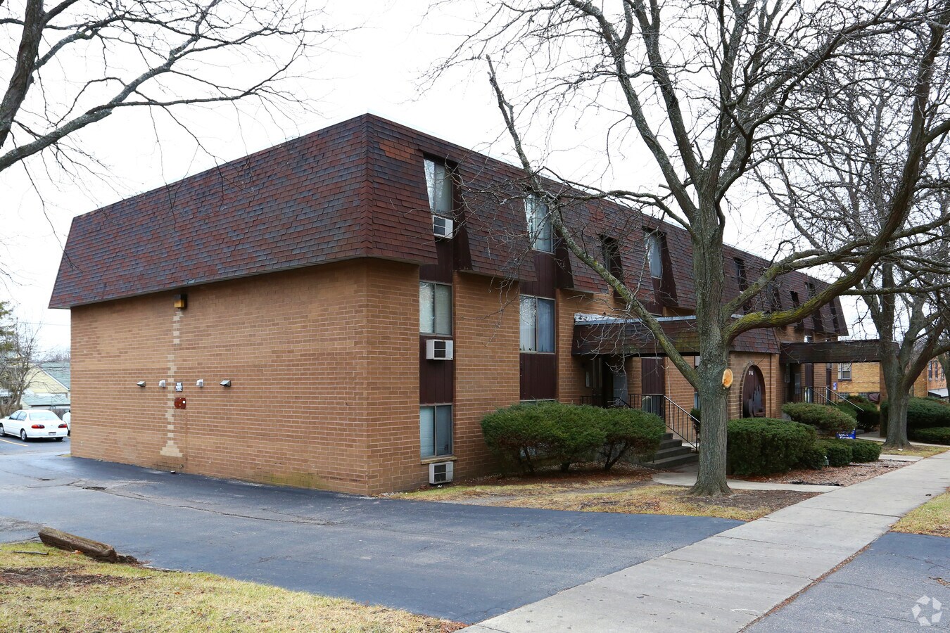 Forest View Manor - Forest View Manor Apartments