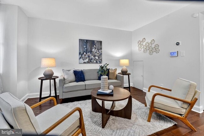 Photo - 1027 6th St NE