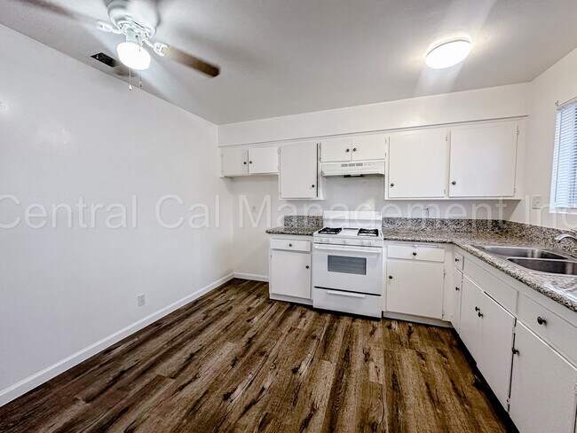 Photo - 1212 California St Unit B