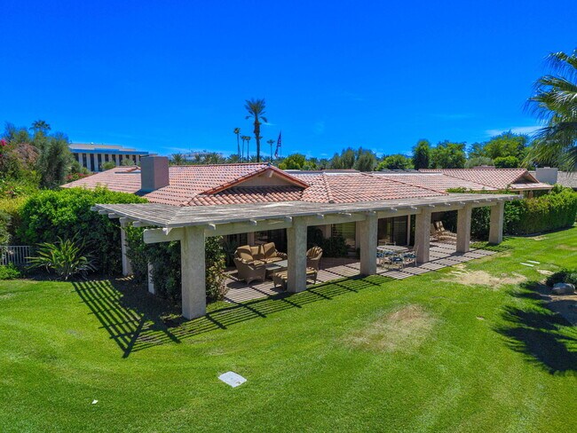 Photo - 5 Stanford Dr