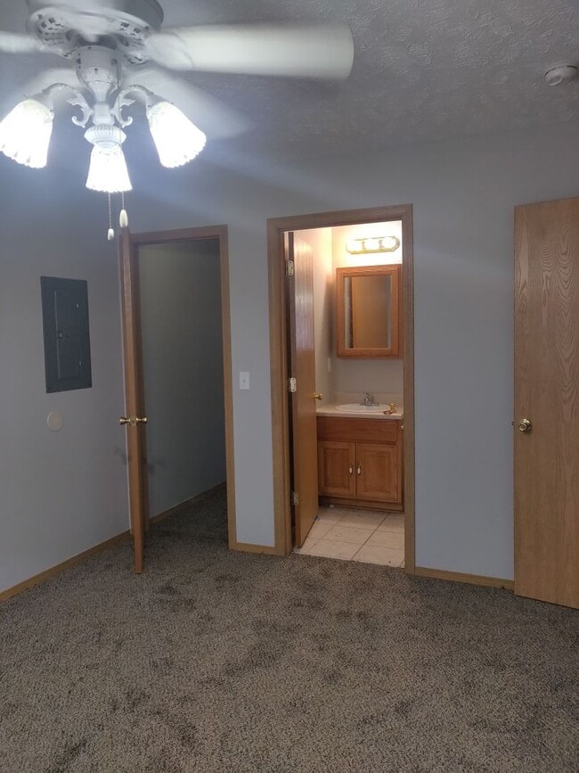 Photo - S Scenic Duplex Unit 812 S Scenic