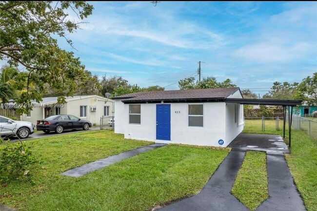 Building Photo - 425 NW 14th Way Rental
