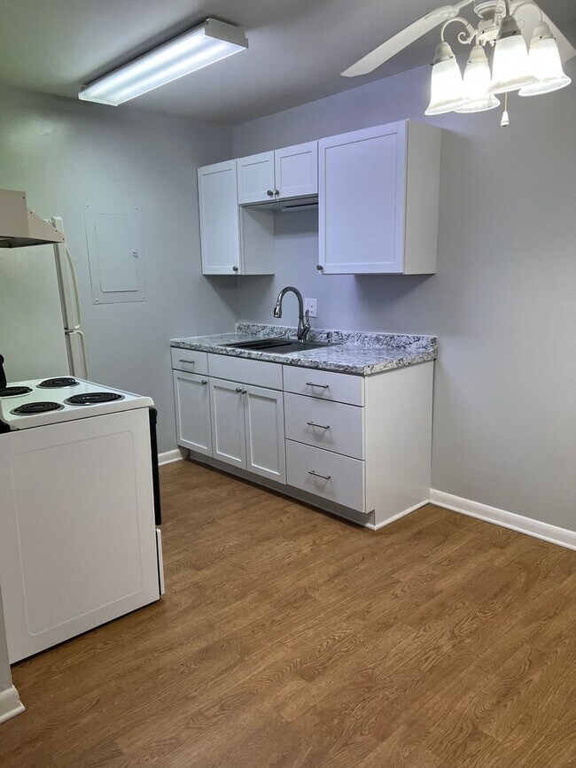 Photo - Quaint 1 BR/ 1 BA in Villager West! Great ...