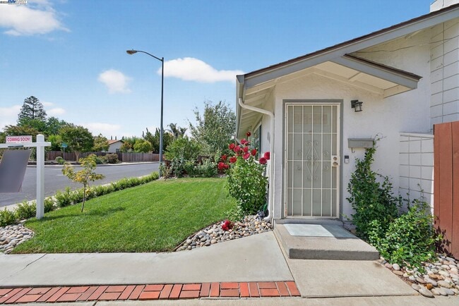 Photo - 1810 Peary Way