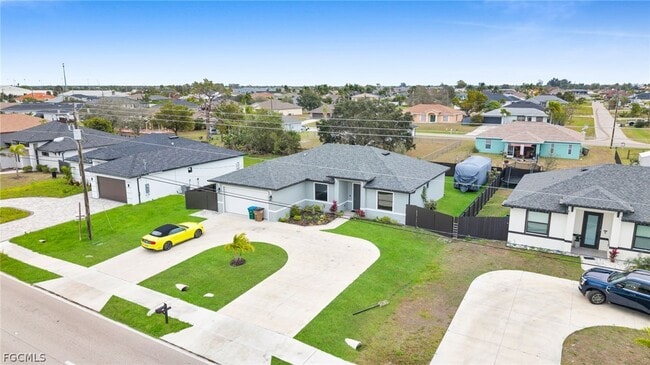 Photo - 221 Chiquita Blvd N