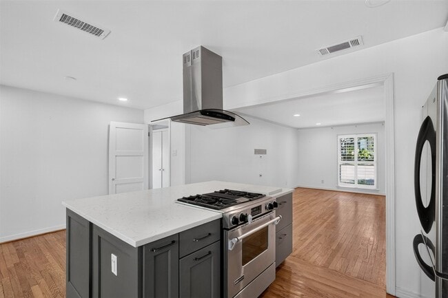 Photo - 8515 Midway Rd