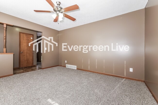 Photo - 11622 Palmer Ave