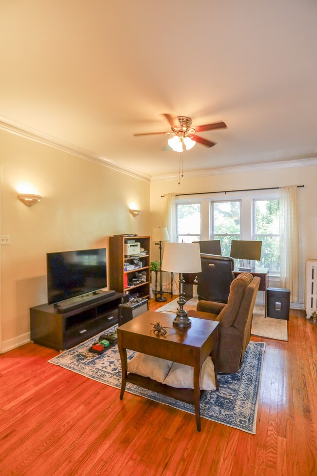 Photo - 613 W Arlington Pl Unit 1