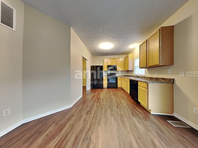 Photo - 609 Panzeretta Dr