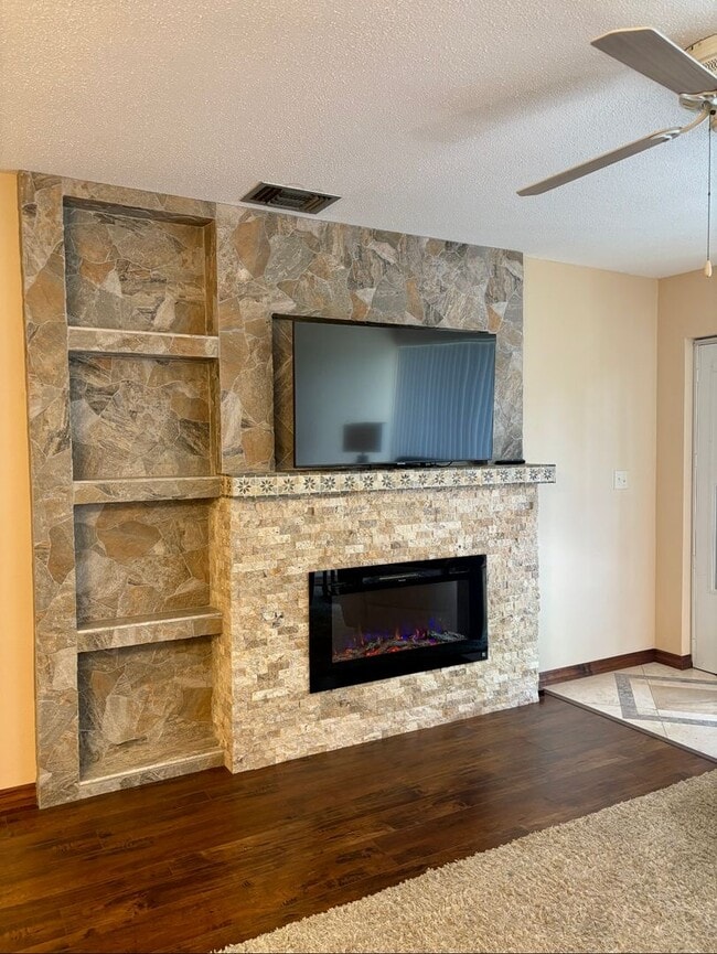 4355 Tahitian Gardens Cir Unit D