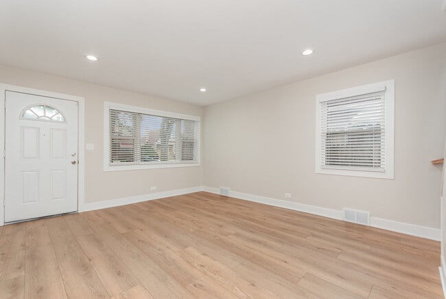 Photo - 124 46th Ave