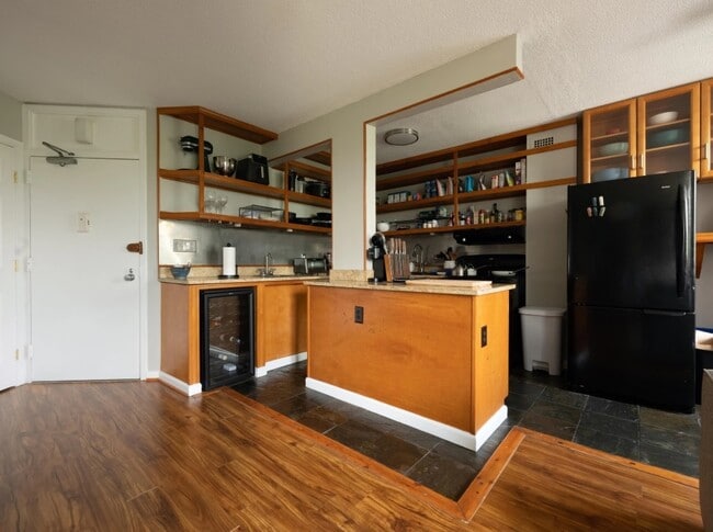 Building Photo - 4414 Newtown Rd Unit 3 Rental