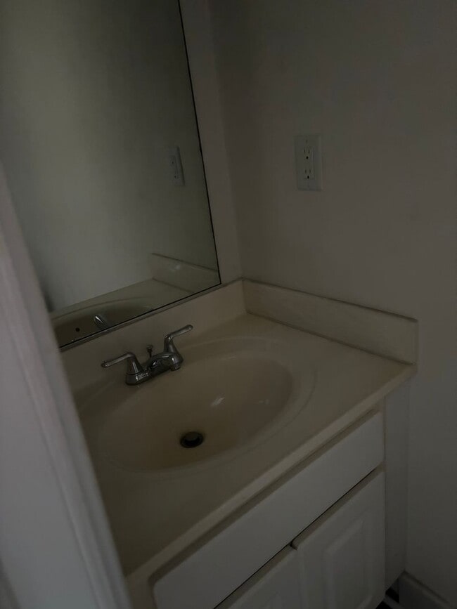 Photo - 611 E Colonial Ave Unidad Apartment #1