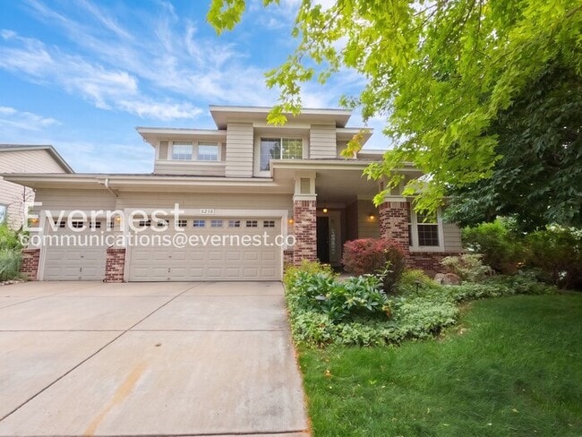 Building Photo - 4 Bed/2.5 Bath Home with Fenced Yard and Garage / Available Soon!