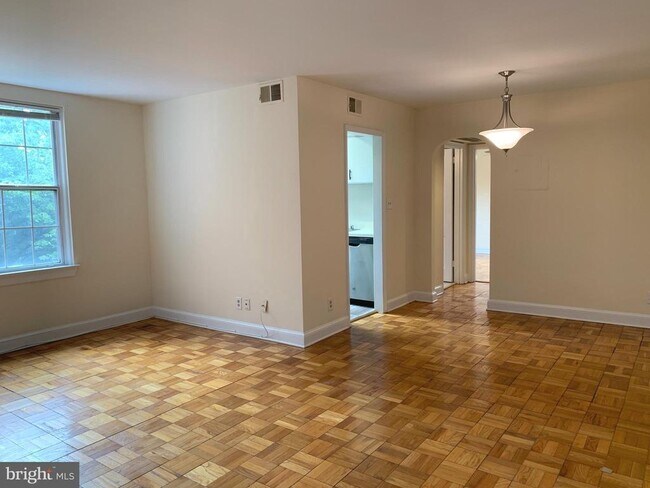 Photo - 26 S Old Glebe Rd Unit 201