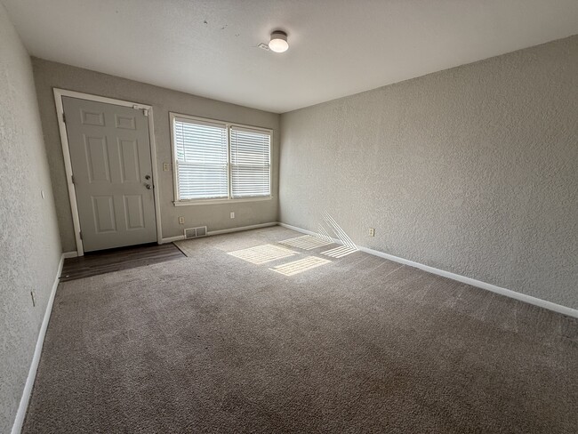 Photo - 1420 E 31st St S