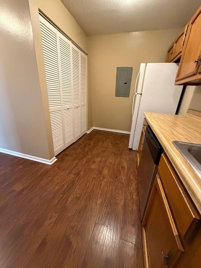 1721 N Jim Minor Rd Unit B
