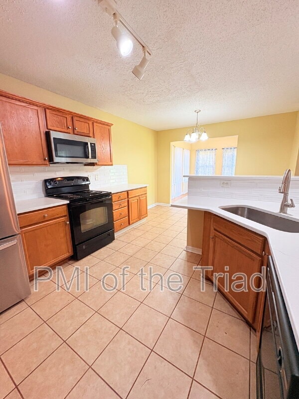 Photo - 152 Drewsbury Dr