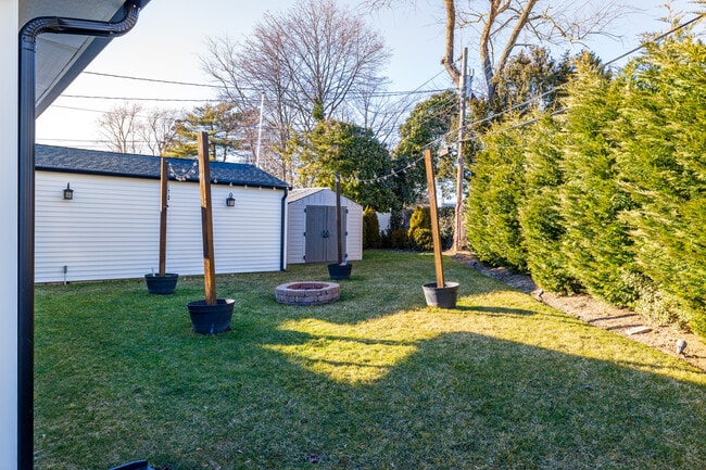 Photo - 762 Caryl St