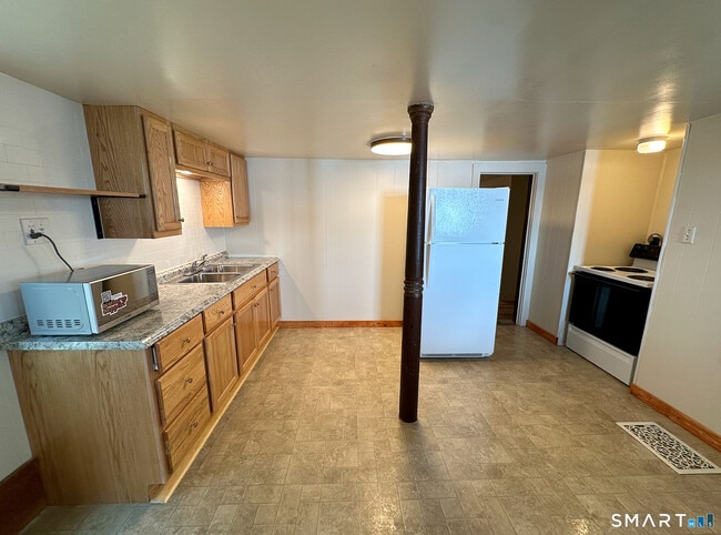 Photo - 251 Thames St