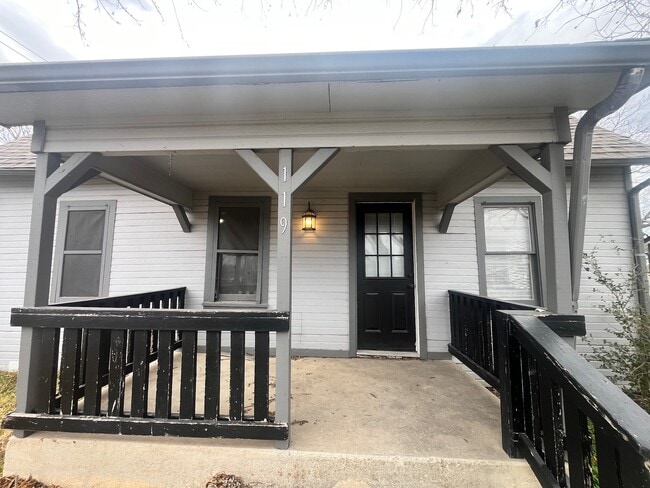 Photo - 119 S 5th St