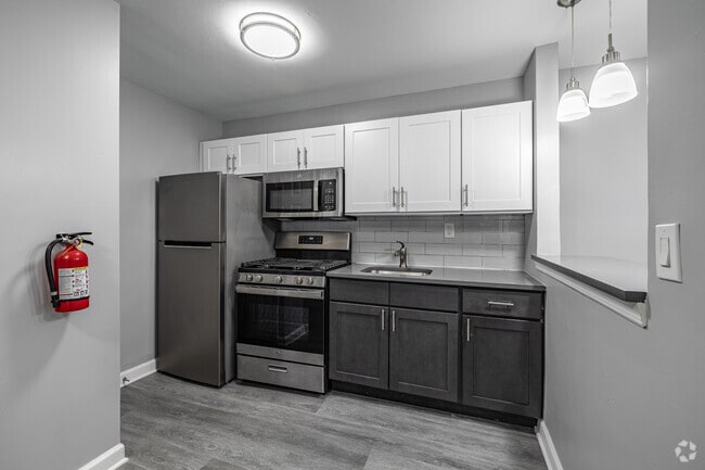 1BR, 1BA - 650SF - Kitchen - Haledon Estates Apartments