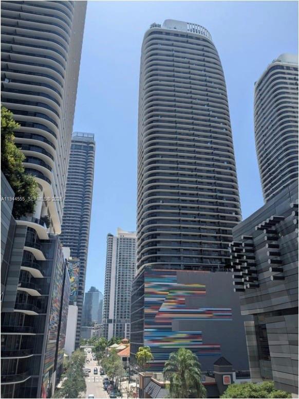 Building Photo - 55 SW 9th St Unit 3702