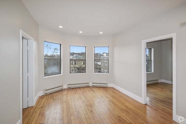 Building Photo - 2 Centre St Terrace Unit 4 Rental