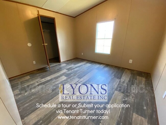 Photo - 600 Crestview Dr