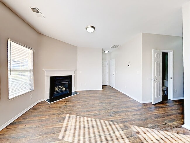 Photo - 3728 Charterhall Ln