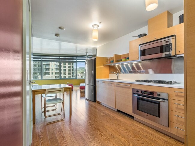 Photo - John Ross - 8th floor south waterfront studio w/parking/most utilities/concierge Unit JR816