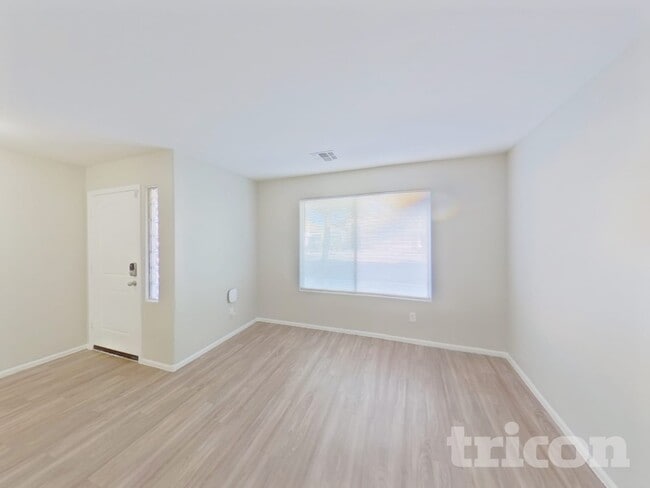 Photo - 40399 W Thornberry Ln