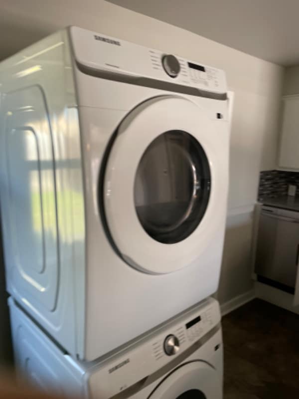 Building Photo - 104 S 5th St