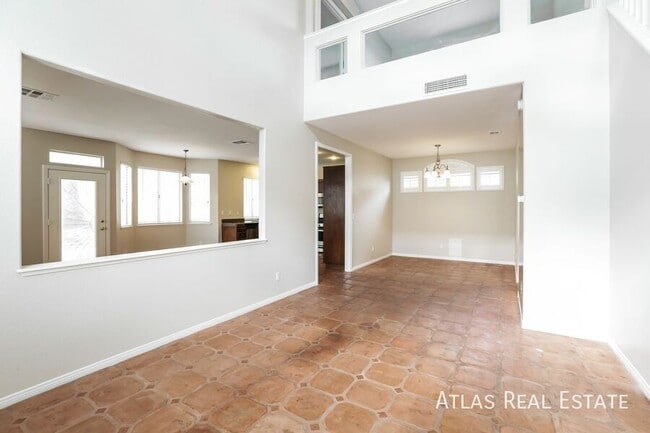 Photo - 2213 Warm Walnut Dr