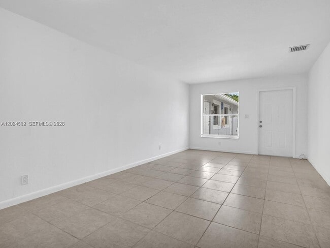 Photo - 241 NW 40th St Unit 4