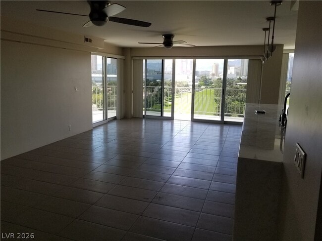 Photo - 3111 Bel Air Dr Unidad 11G