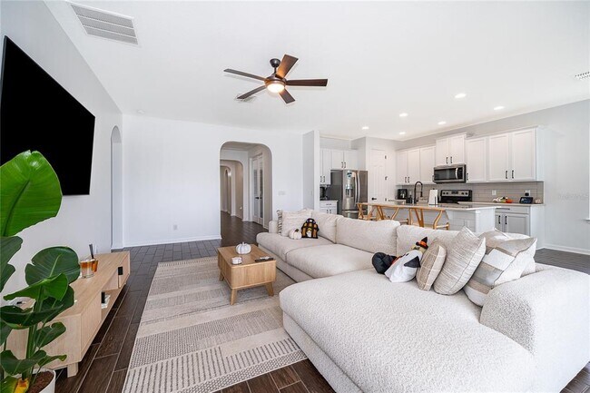 Photo - 2022 Redbay Ave