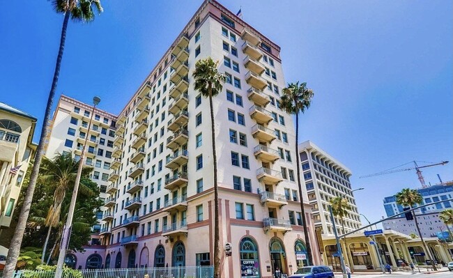 455 E Ocean Blvd Unit 1105