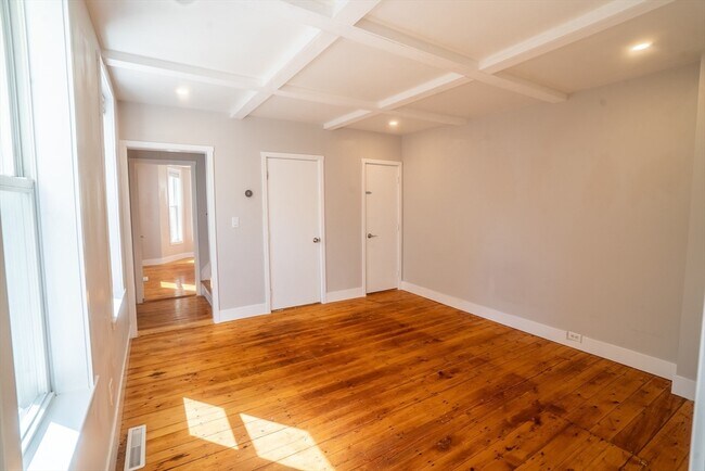 18 Drew Ave