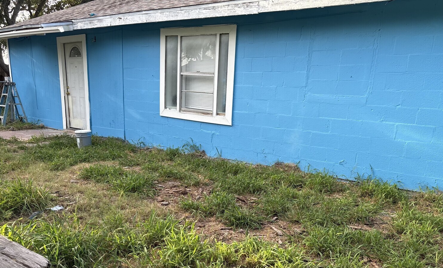 Photo - 707 W Lakeside Dr